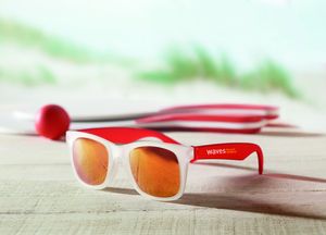 GiftRetail MO8652 - AMERICA TOUCH Sunglasses with mirrored lense Red