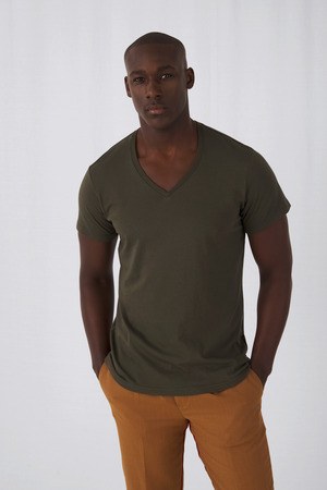 B&C CGTM044 - Mens Organic Inspire V-neck T-shirt